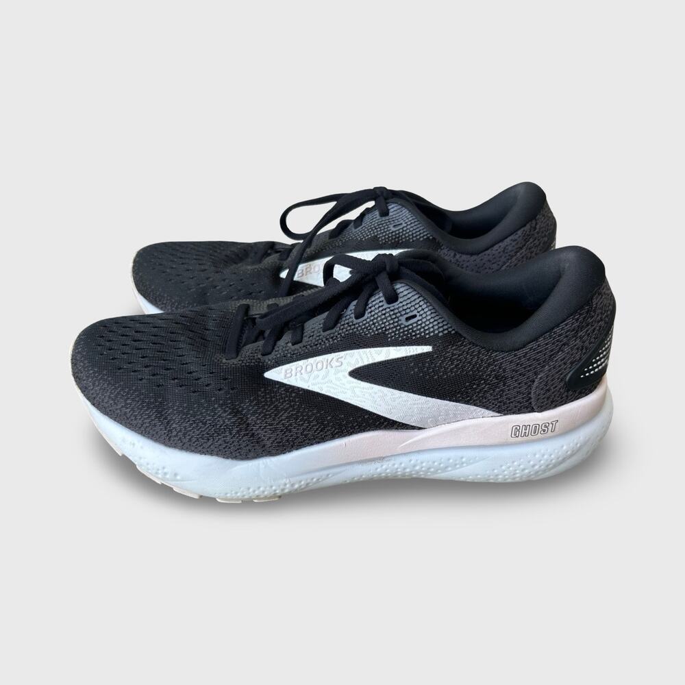 Brooks Ghost 16 Women’s 10.5 Black White Running Shoes Sneakers Athletic